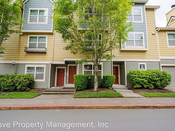 2nd image of 1724 SE Halyard Ln