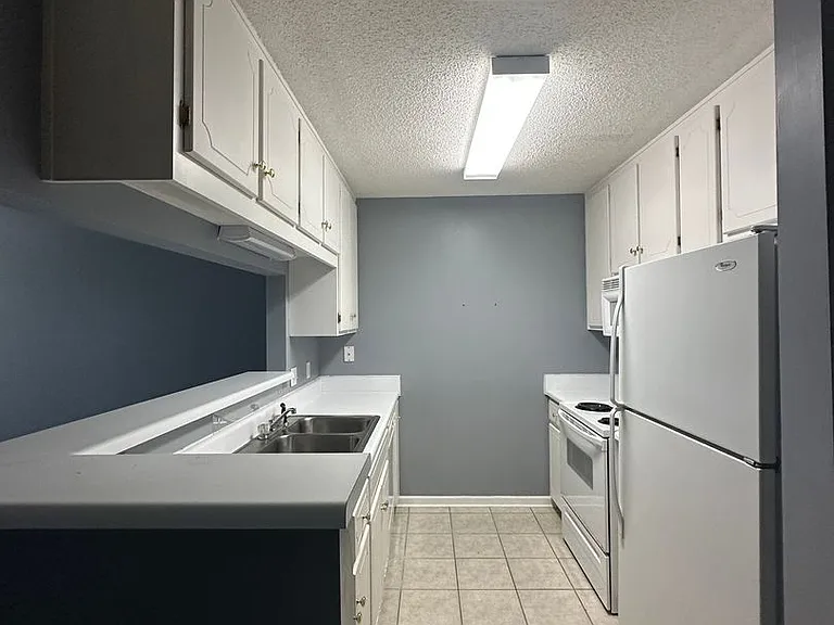 105 S Springview Dr — Photo 6