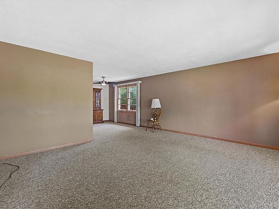 3rd image of 2833 Ohio STREET