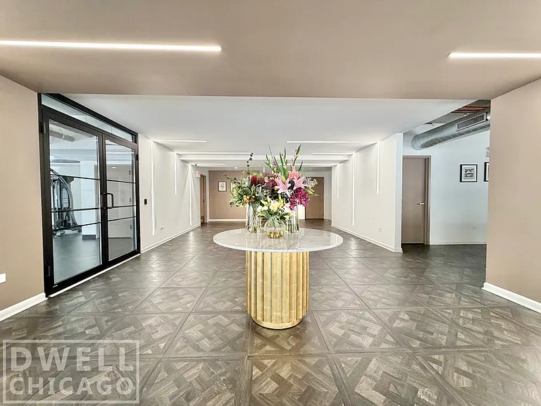 2500 S Wabash Ave #201 — Photo 24