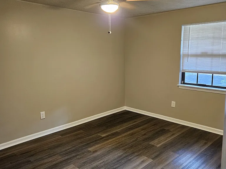 842 Spring Meadows Dr — Photo 7