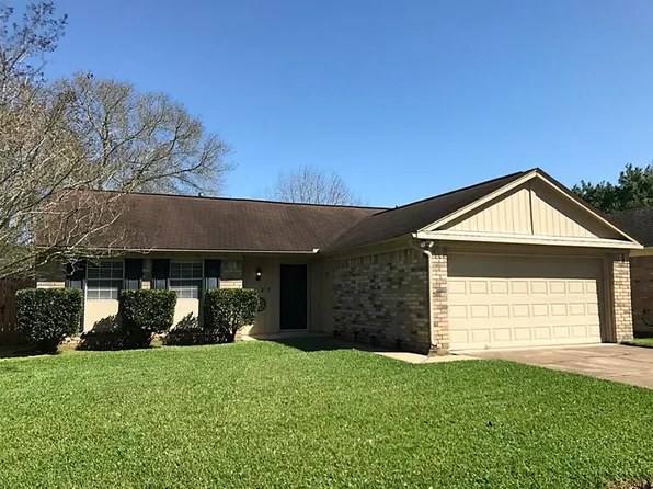 3927 Windmill St, Sugar Land, TX 77479