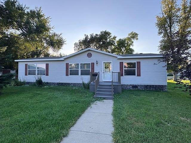 1st image of 413 Maple St