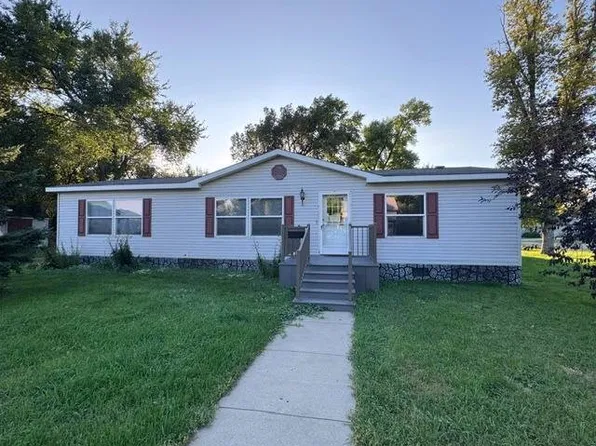 413 Maple St, Langford, SD 57454