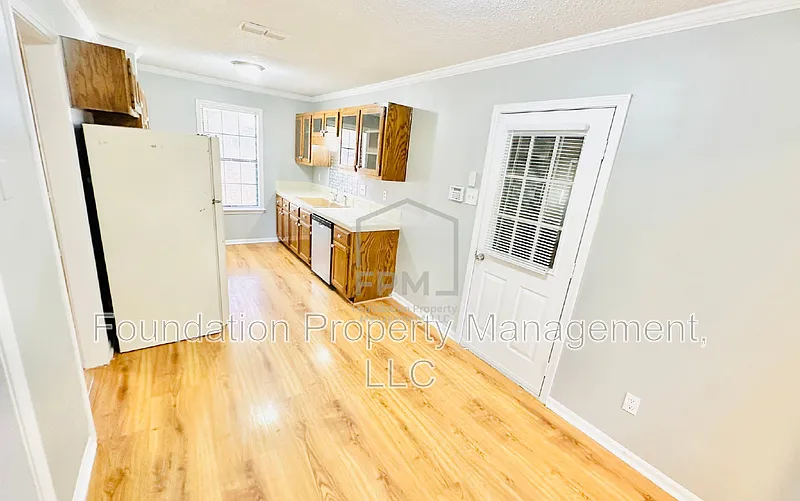 3 bed, 2.0 bath, 1472 sqft, $1,750 — Photo 4
