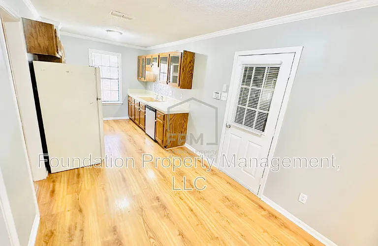 5682 Richburg Ave — Photo 4