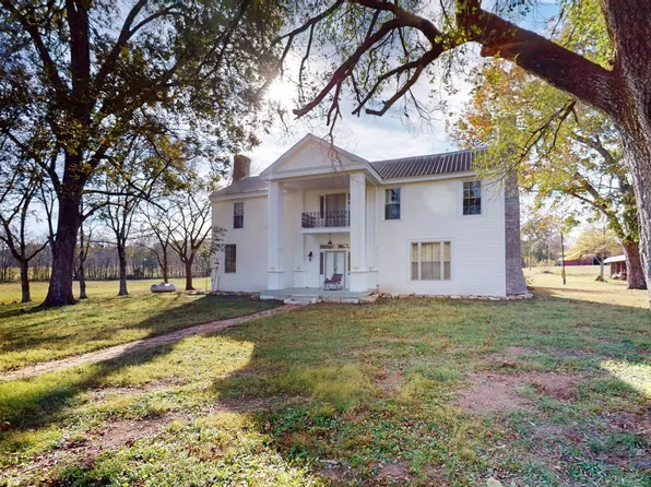 2098 Charity Rd N, Fayetteville, TN 37334