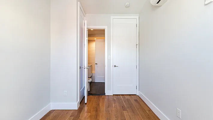 Rented by Nooklyn NYC LLC | media 19