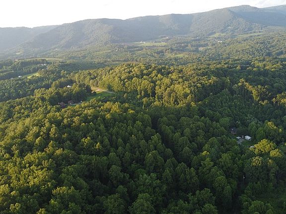 3rd image of 4749 Wards Gap Rd