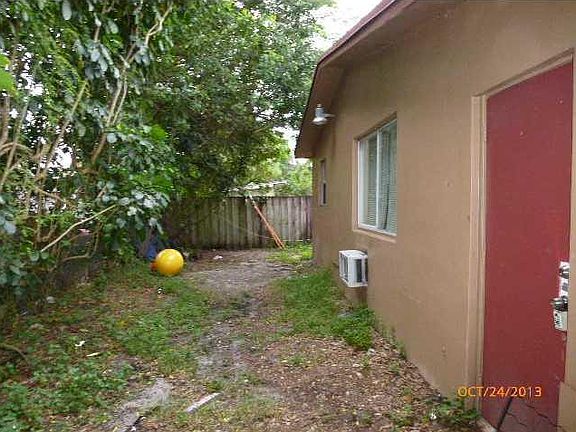2nd image of 1816 SW 11th Court