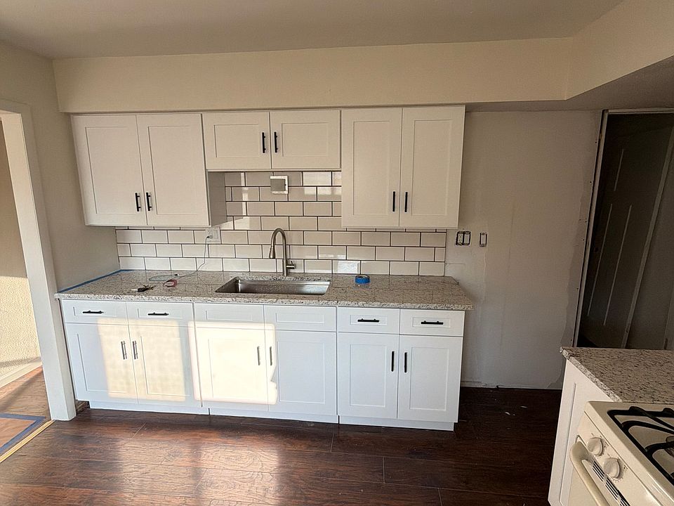 1st image of 3638 E Squire Ave