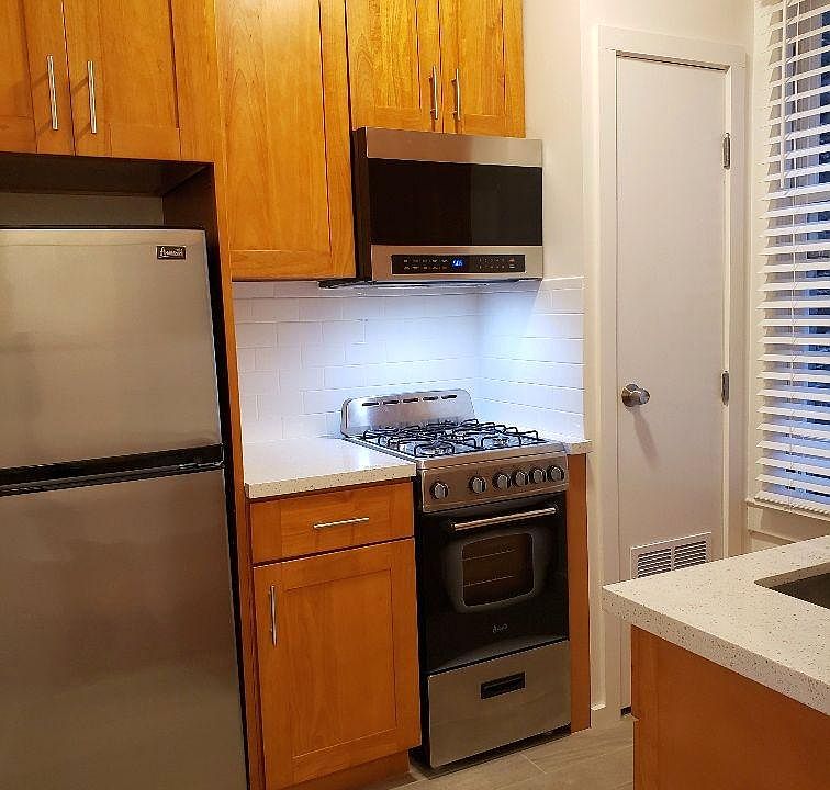 1st image of 752 Stockton St APT 2