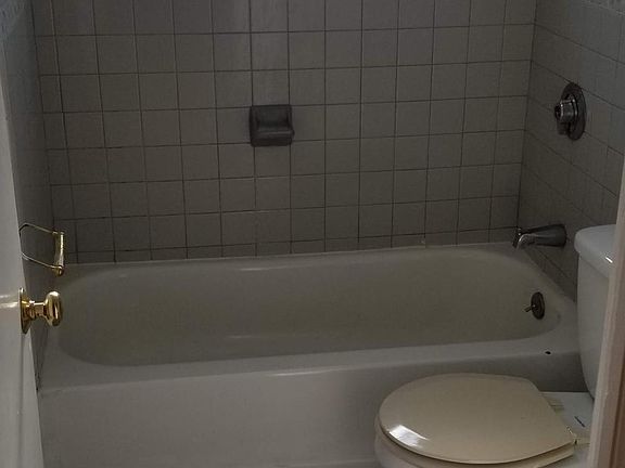 5th image of 3361 Hollywood St