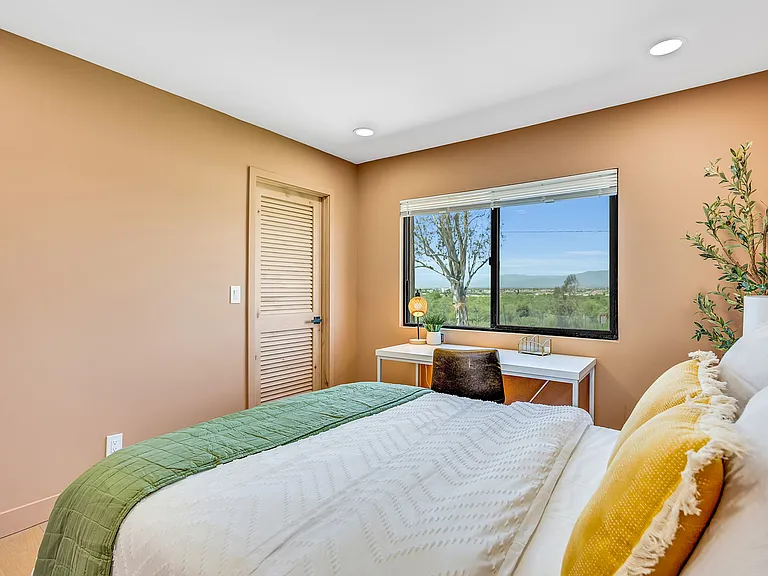 1080 River Dr — Photo 38