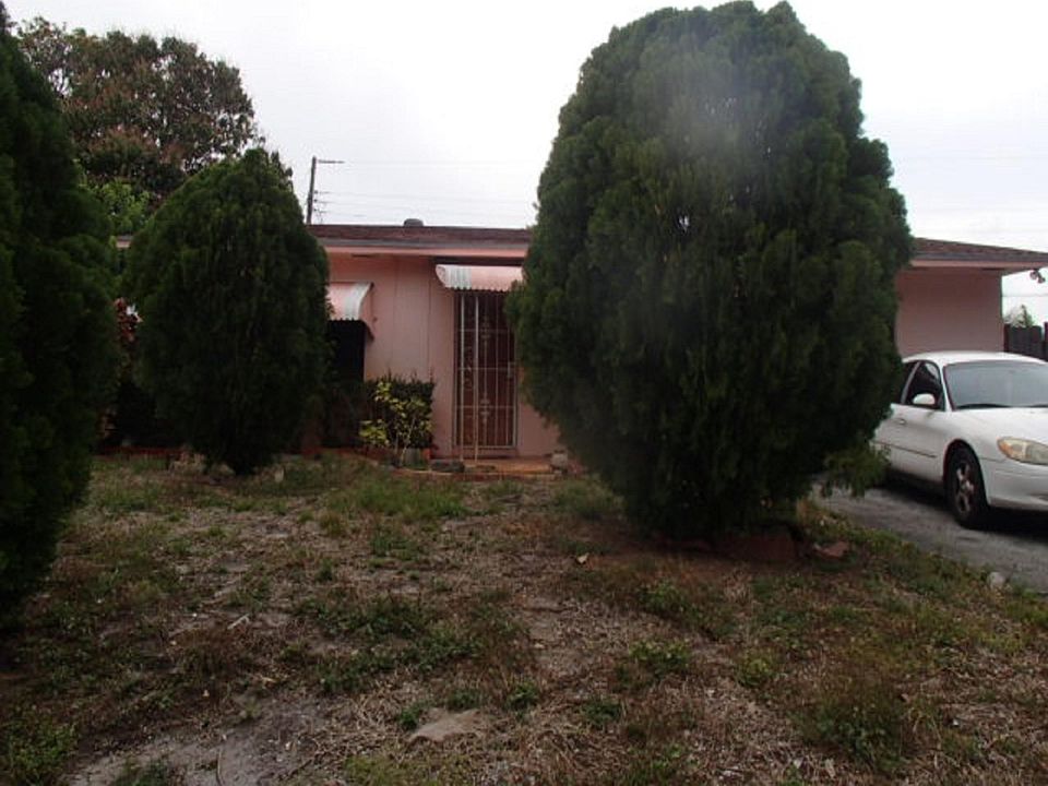 1st image of 2411 NE 9th Ave