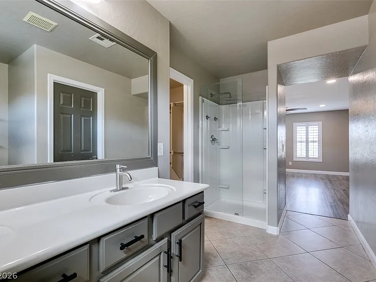 1129 Emanuel St — Photo 41