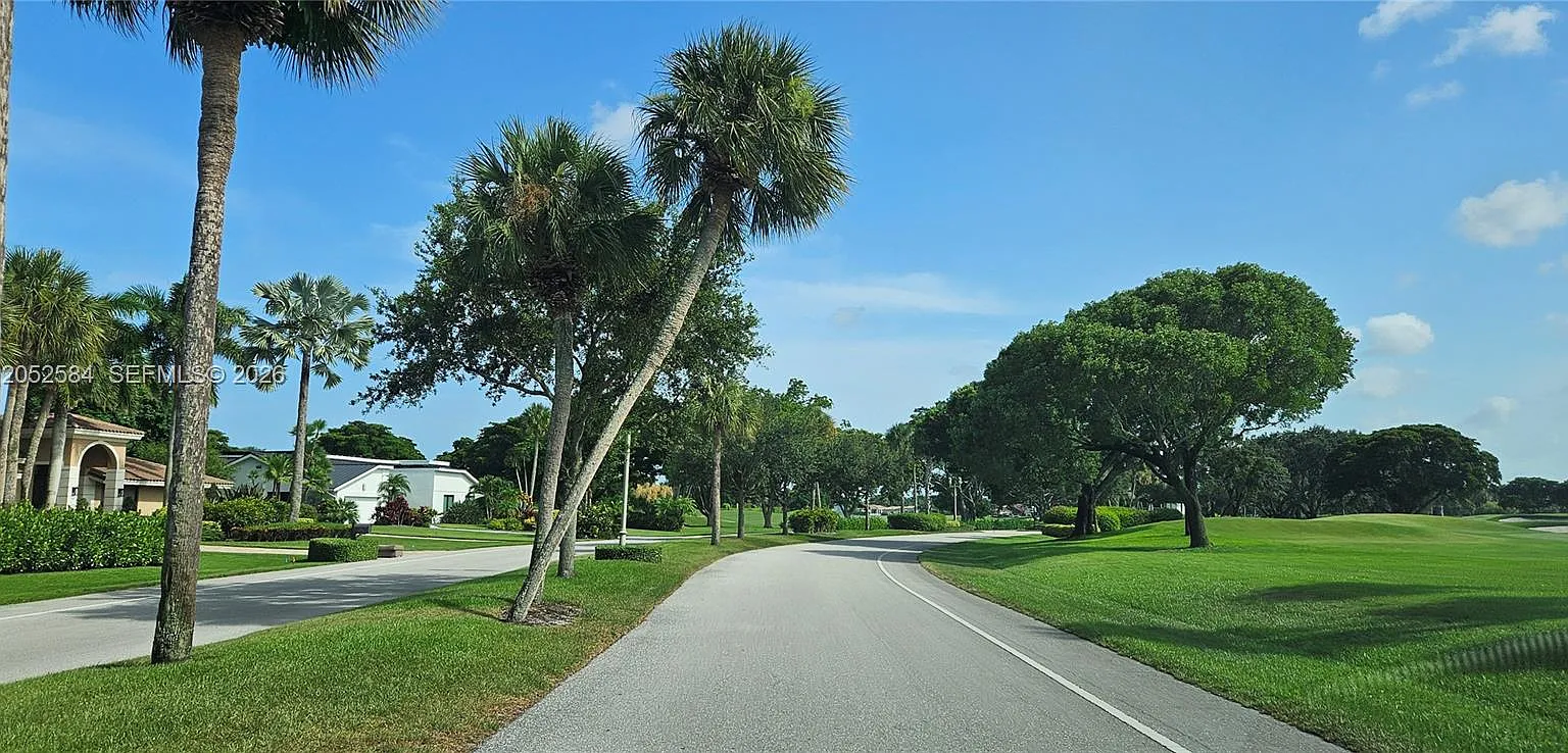 Greensward Village Condo — Photo 4