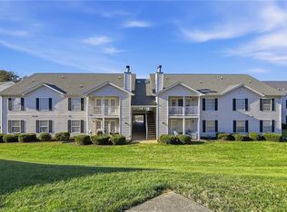 7129 W Friendly Ave APT D, Greensboro, NC 27410