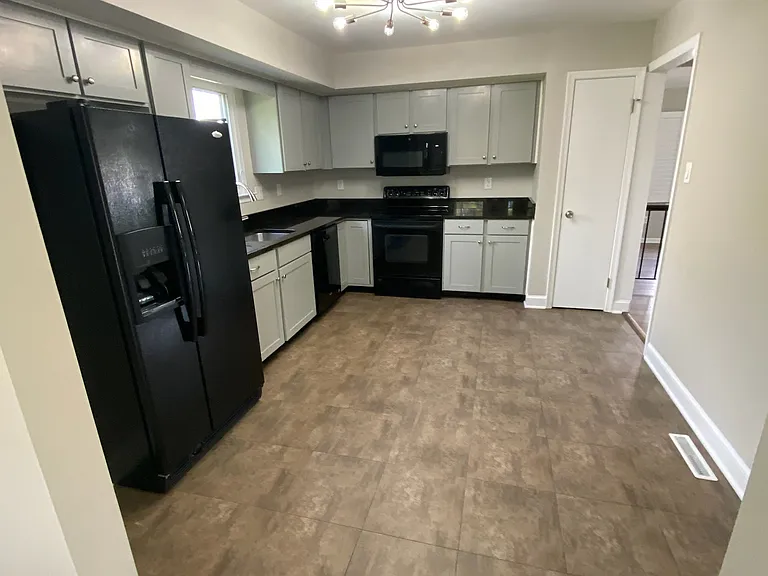 4348 Silas Hutchinson Dr — Photo 19