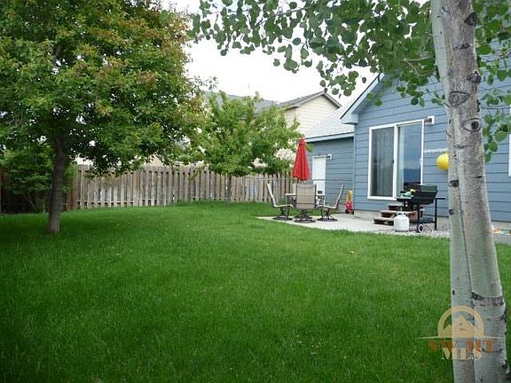 2nd image of 809 N River Rock Dr