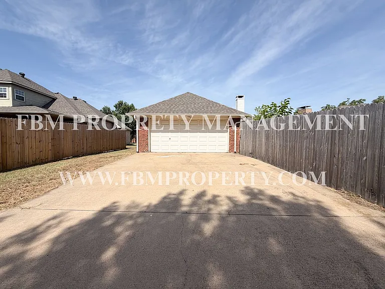2702 Boyd St — Photo 21