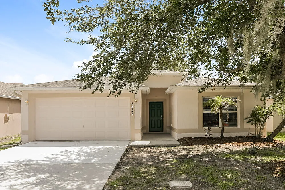 4 bed, 2.0 bath, 1874 sqft, $2,465 — Photo 1