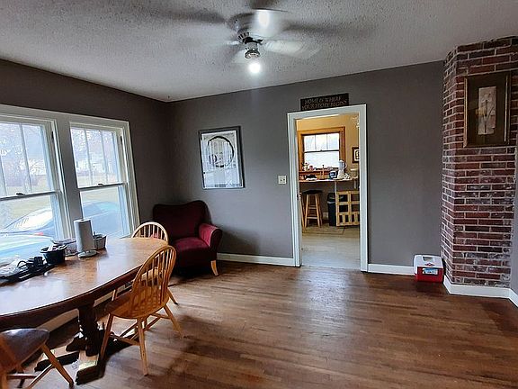 5th image of 305 1st Ave NE