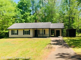 12 N Cove Dr, Hogansville, GA 30230