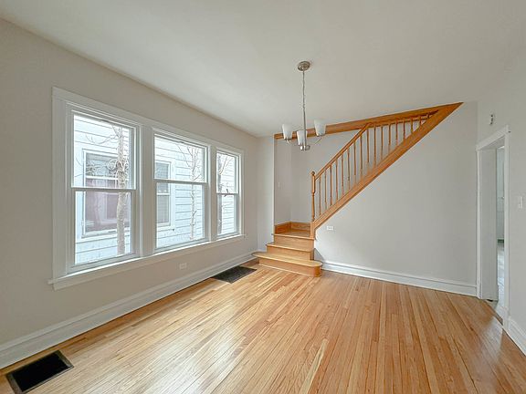 3rd image of 5216 W Berenice Ave