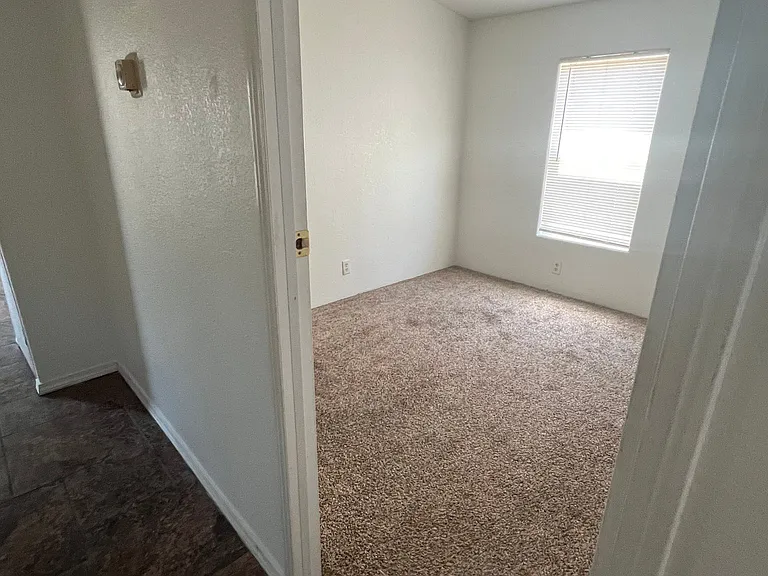 503 Uhland Rd — Photo 17