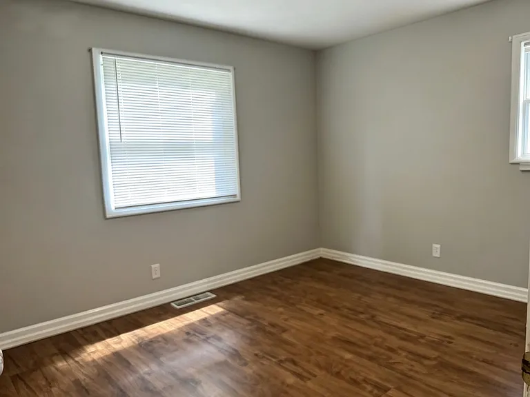 924 Princess Dr — Photo 15