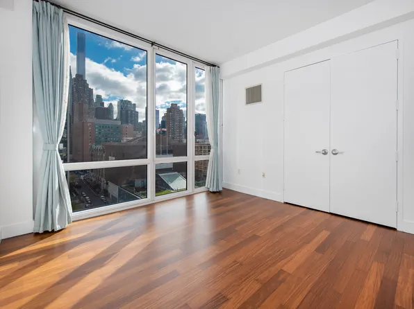 10 West End Avenue image 4 of 10