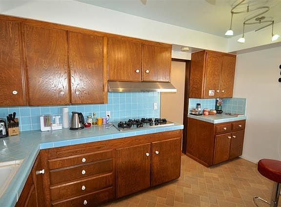4th image of 231 N Granados Ave