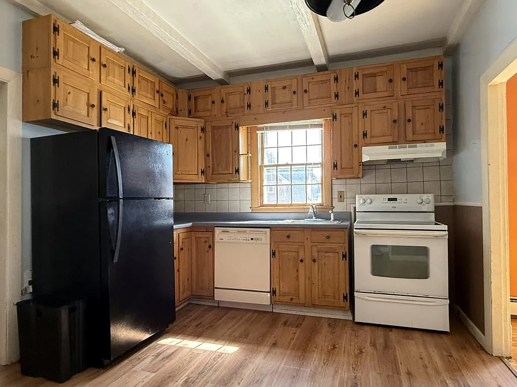 322 High St — Photo 1