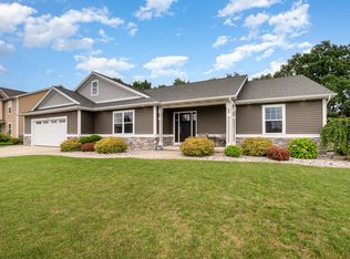 8674 Cottonwood Dr, Freeland, MI 48623