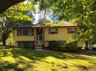 18 Windmill Rd, Poughkeepsie, NY 12601