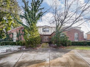 2105 Tullis Dr, Middletown, OH
