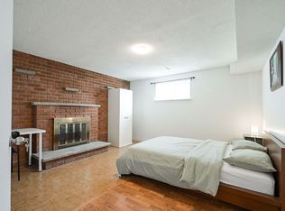 570 Louis Dr, Mississauga, ON L5B2N2