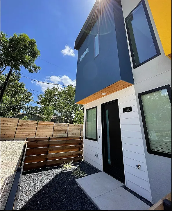 1 bed, 1.5 bath, 600 sqft, $1,800 — Photo 1