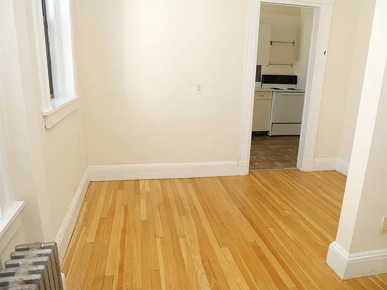397 Harvard St #5 — Photo 4