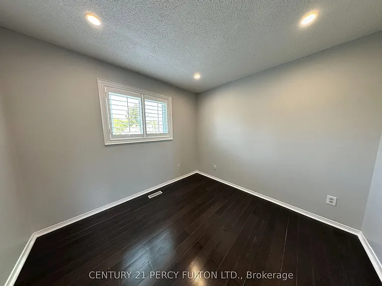 54 Rolling Acres Dr — Photo 12
