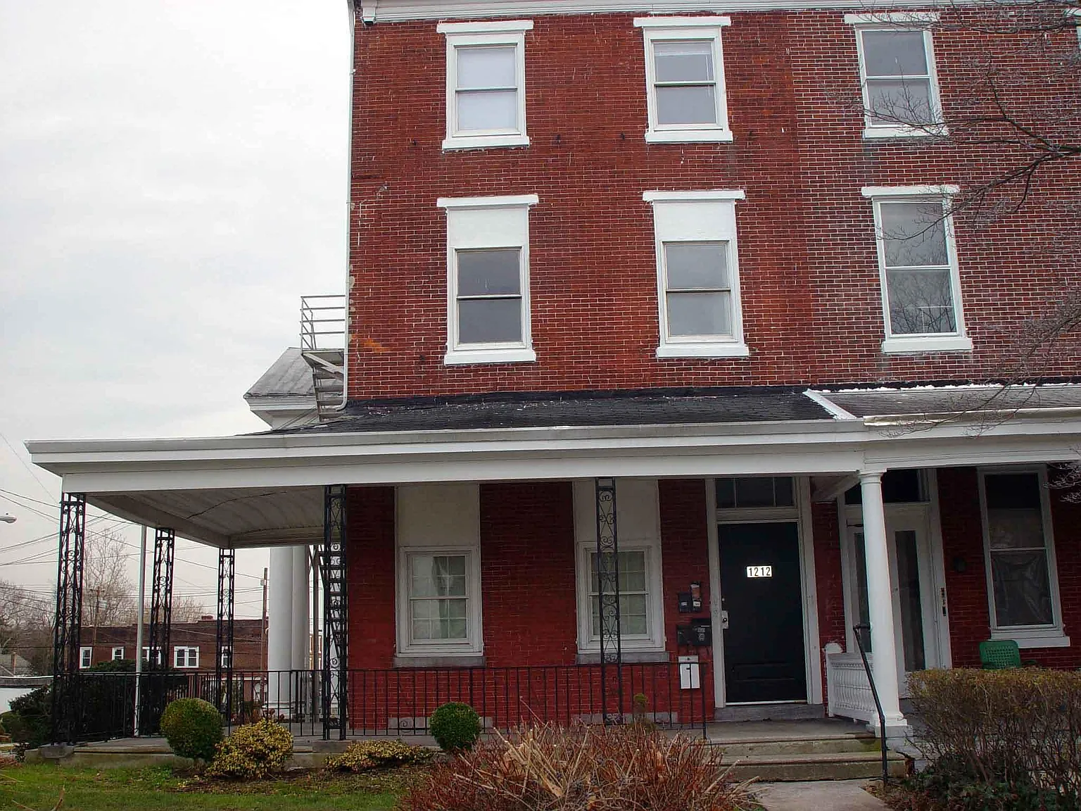 1212 Dekalb St — Photo 1