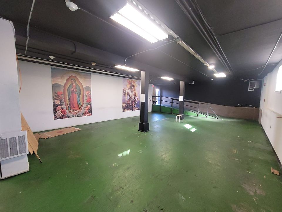 2nd image of 409 W Marshall St