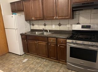 10374 Michael Todd Ter #2S, Glenview, IL 60025