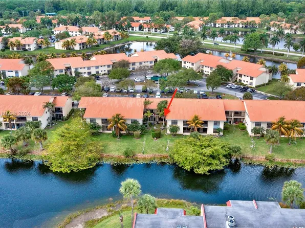 1522 Lake Crystal Dr APT D, West Palm Beach, FL 33411