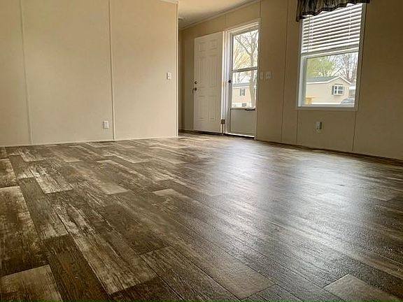 3rd image of 517 Blackbird Ln #517