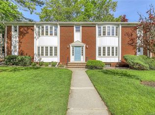 98 Bon Aire Cir APT V11, Suffern, NY 10901