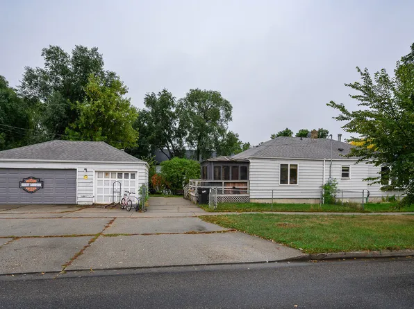 623 N 10th St, Bismarck, ND 58501