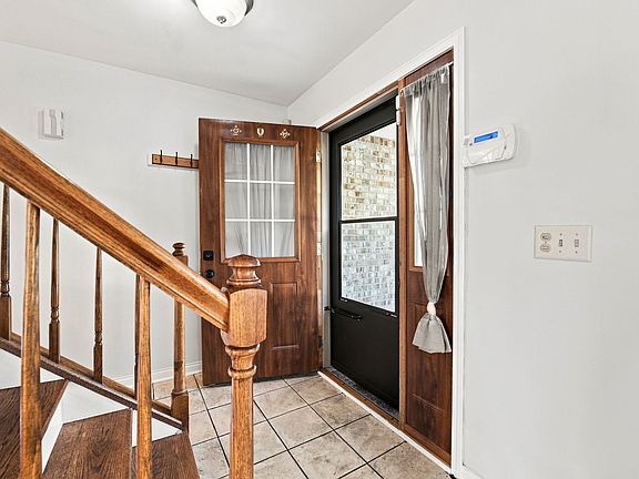 4th image of 270 Janes Ave