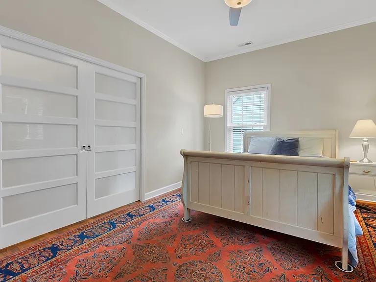 11 Taylor St — Photo 18